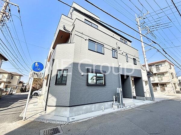 洗練された外観、上質な住空間が広がる室内は永く安心して過ごせる住居です。