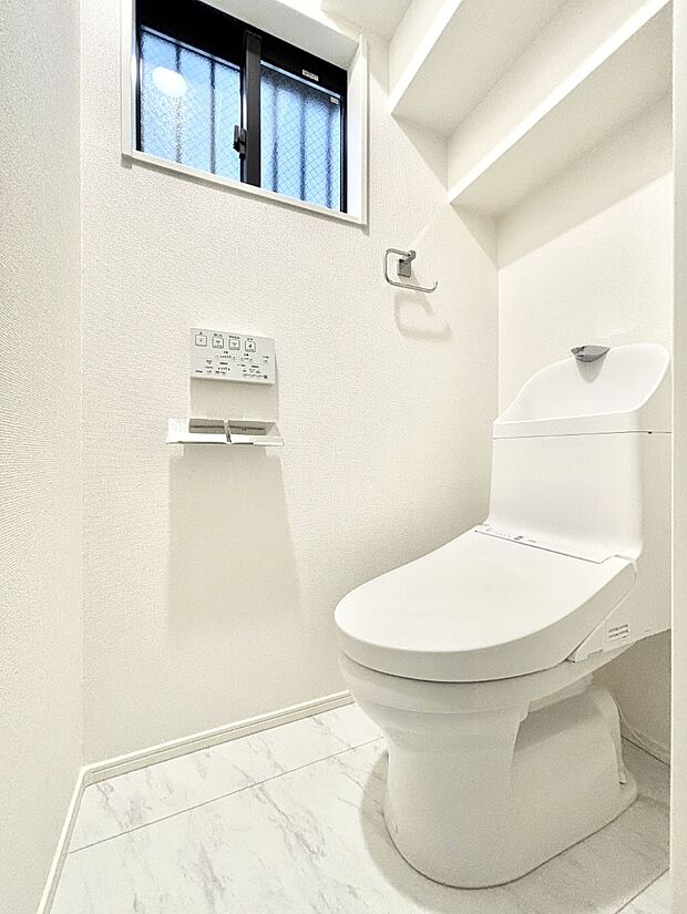 トイレは安心の2箇所！朝のバタバタも一安心です。 