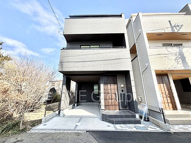 洗練された外観、上質な住空間が広がる室内は永く安心して過ごせる住居です。