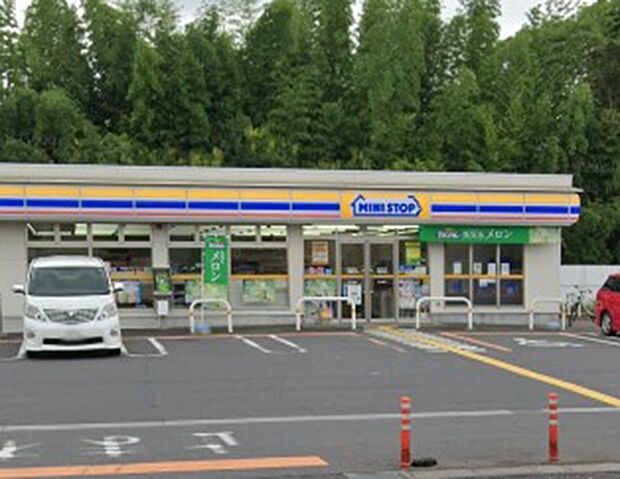 コンビニ 700m ミニストップ 八潮柳之宮店