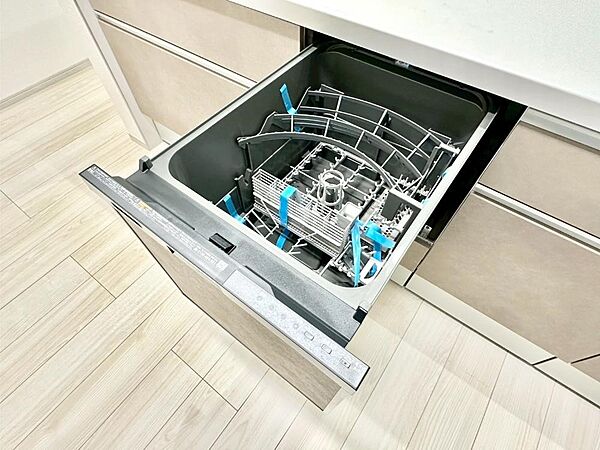 面倒なお片づけは食洗機にお任せ！家事の負担が減って、時間にも気持ちにもゆとりができます。