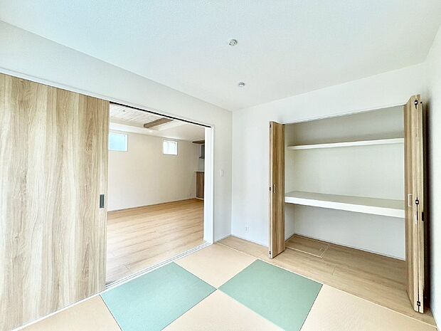 リビング隣接の和室は毎日の暮らしに癒しと安らぎをもたらしてくれます