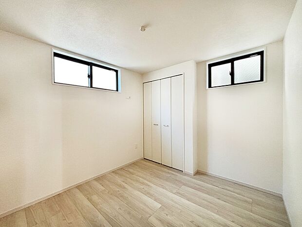 1階の納戸は収納はもちろん、居室としても利用できます。  