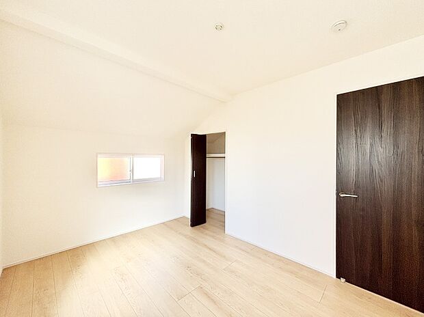 爽やかな日差しがお部屋全体を優しく包み込んでくれます