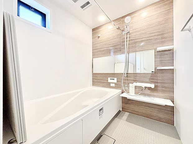 落ち着いた雰囲気でゆっくりお寛ぎいただけるバスルーム