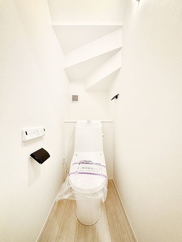 白を基調とした清潔感のある落ち着ける空間