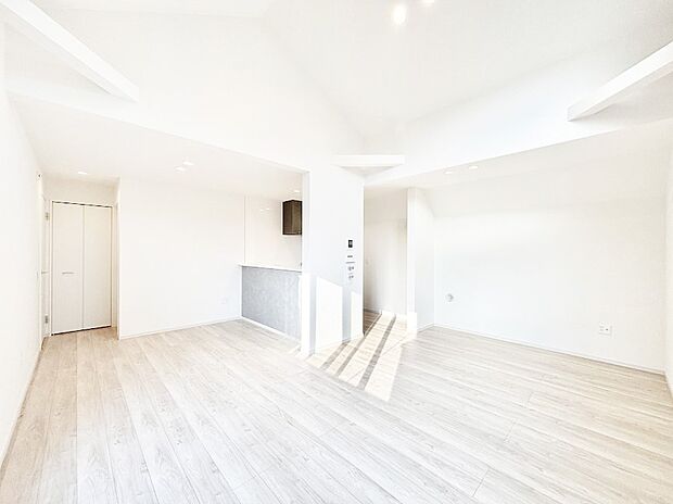 どこにいても家族のつながりを感じられるコミュニケーションリビング。