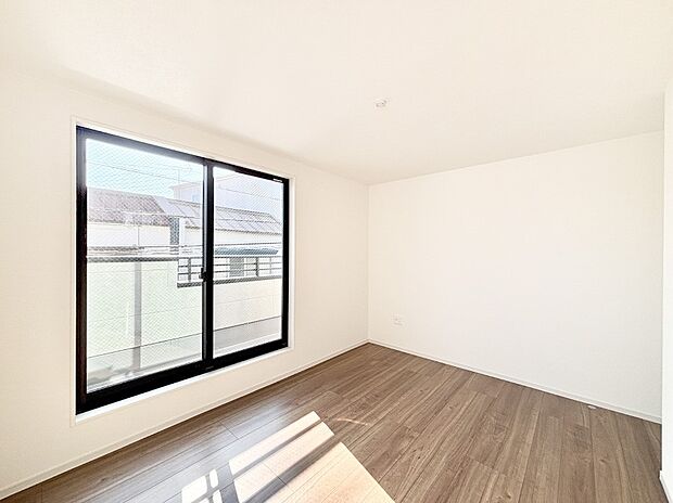 ナチュラルなフローリングはどんなインテリアにもマッチ。  