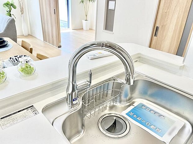 浄水器一体型のキッチンで洗い物用・料理用と切り替え簡単!キッチンワークをより快適にします!
