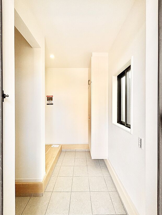 家族の帰宅やお客様をあたたかく迎える玄関