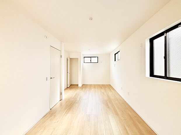 窓からのやさしい光が心地よいプライベートルーム