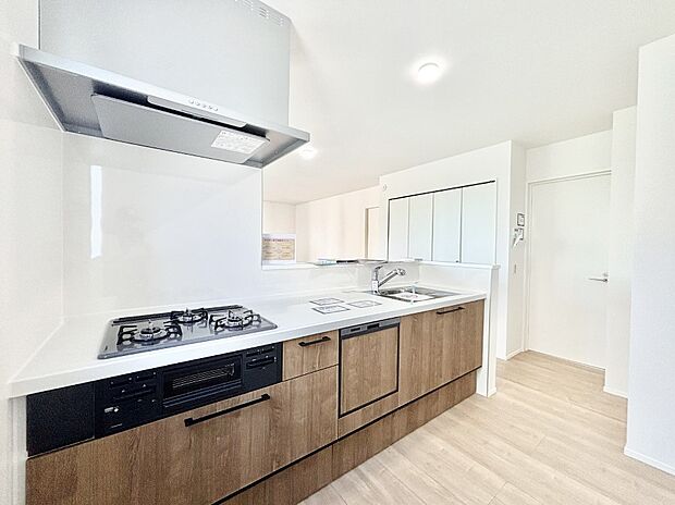 料理をしながらでもご家族との会話を楽しめる対面キッチン