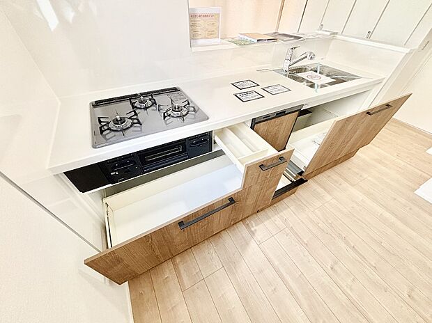 使いやすさを優先したスライド式収納タイプ！