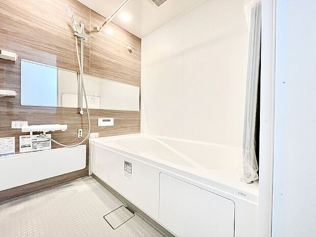 落ち着いた雰囲気でゆっくりお寛ぎいただけるバスルーム