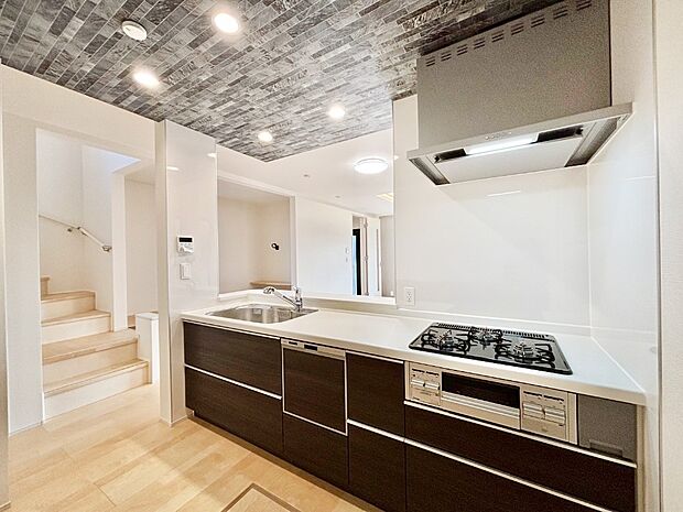 カウンター越しにお話しをしながら毎日のお料理をもっと楽しく