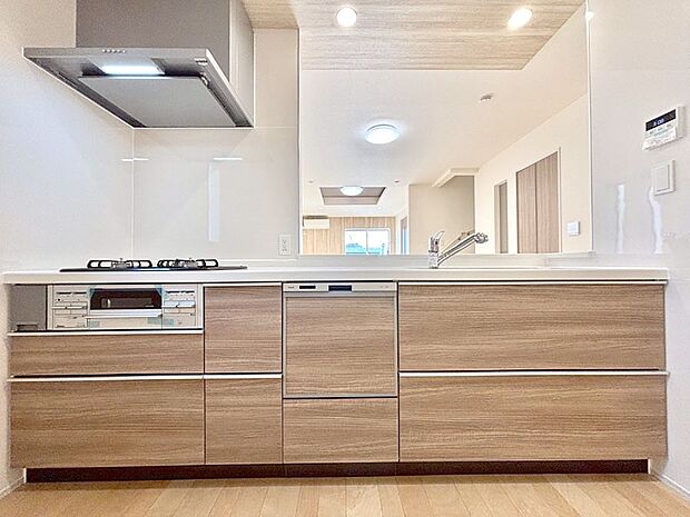 料理をしながらでもご家族との会話を楽しめる対面キッチン