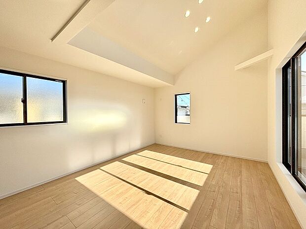 落ち着いた雰囲気のLDKは家族みんなの快適空間