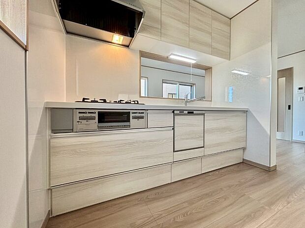 料理をしながらでもご家族との会話を楽しめる対面キッチン