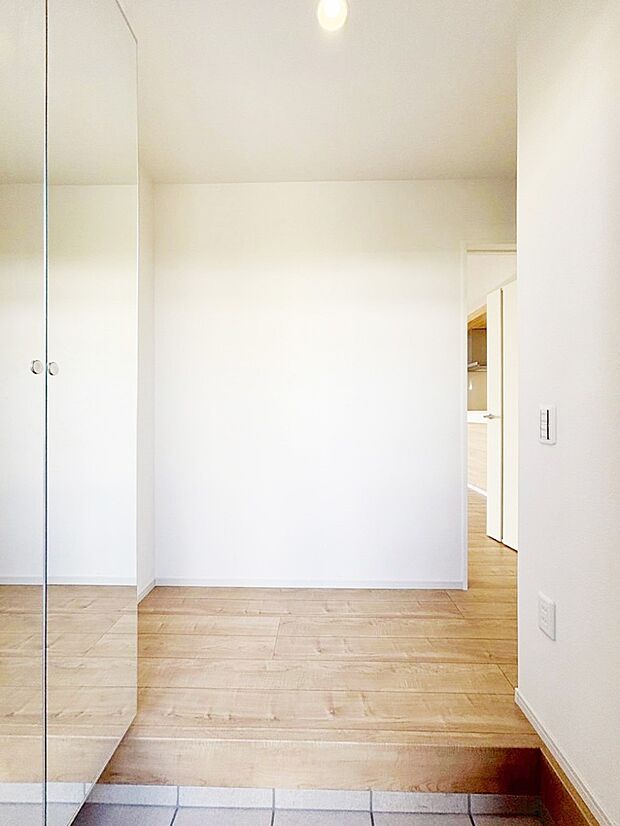 家族の帰宅やお客様をあたたかく迎える玄関