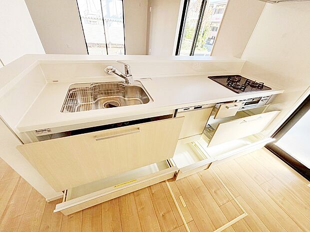 使いやすさを優先したスライド式収納タイプ！