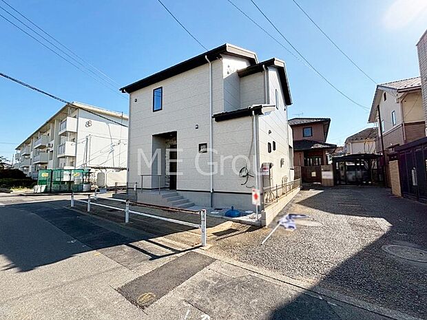 溢れる陽光でご家族の笑顔も輝く