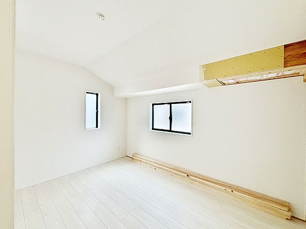 窓からのやさしい光が心地よいプライベートルーム