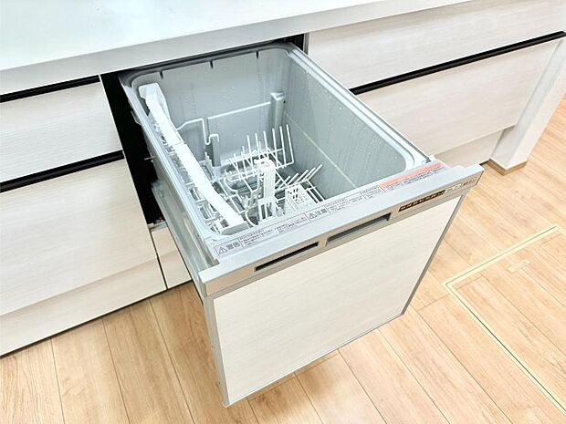 面倒なお片づけは食洗機にお任せ！家事の負担が減って、時間にも気持ちにもゆとりができます。