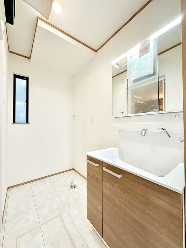 広々とゆとりのあるランドリースペース　