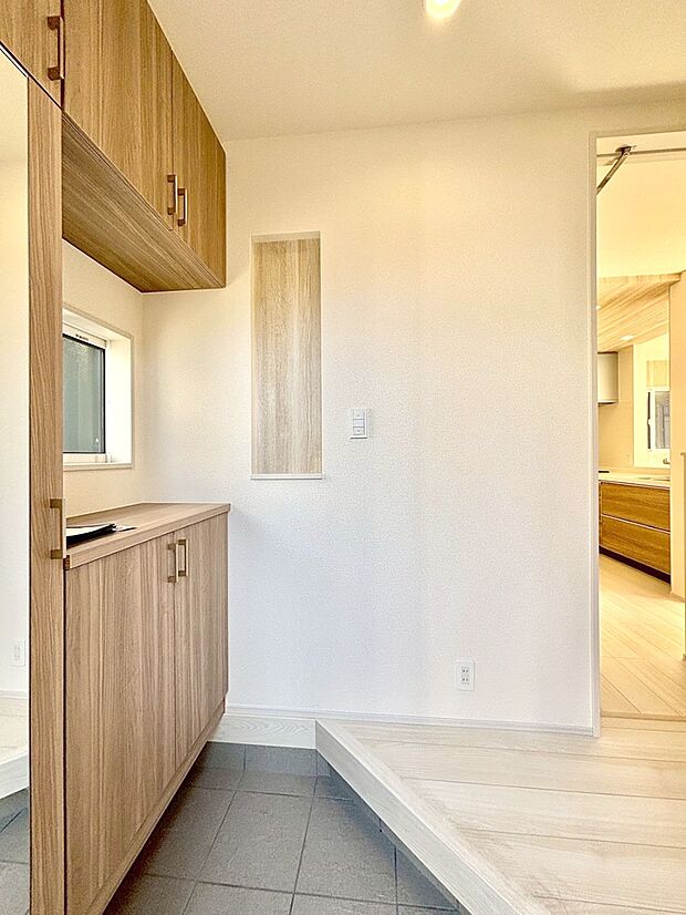 家族の帰宅やお客様をあたたかく迎える玄関  