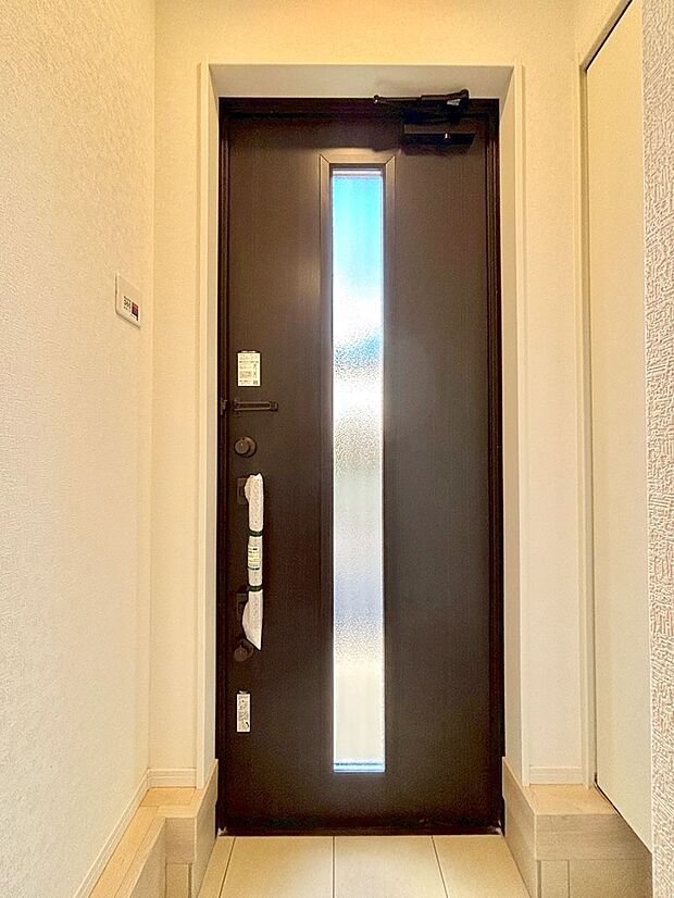 明るい玄関はお客様をお出迎えするのにぴったりです!