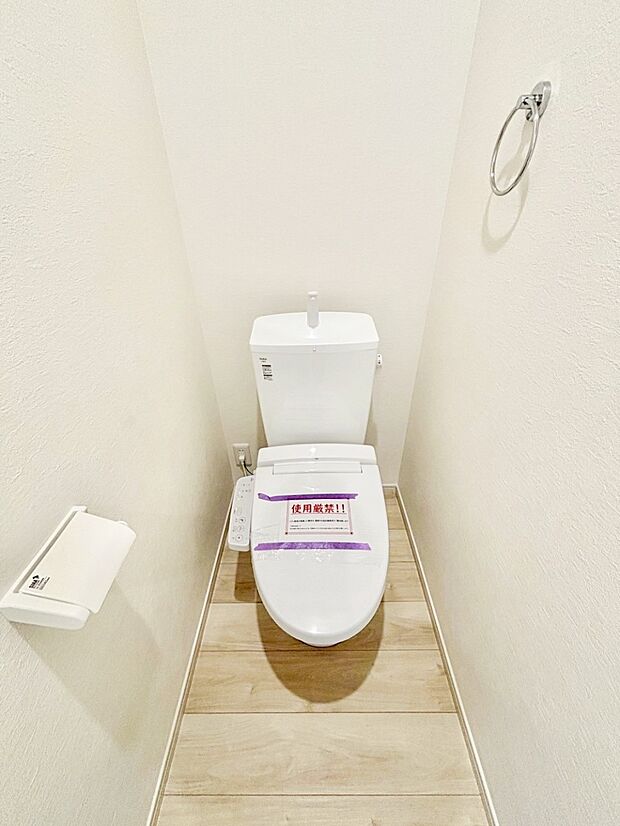 白を基調とした清潔感のある落ち着ける空間