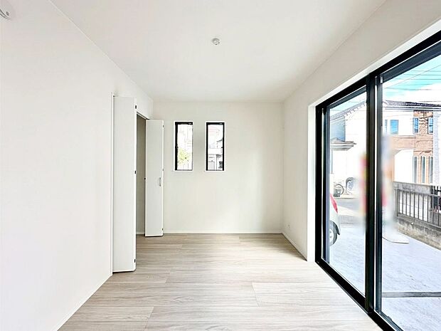 リビング隣接の洋室は個室としても利用できます