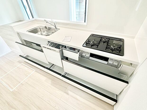 使いやすさを優先したスライド式収納タイプ!