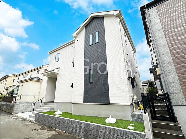 溢れる陽光でご家族の笑顔も輝く