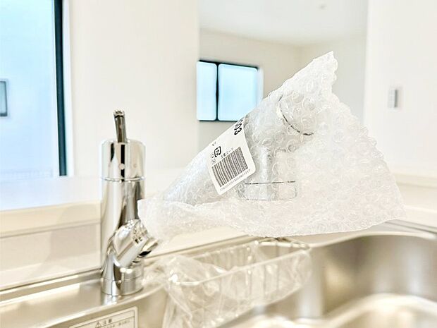 いつでも清潔なおいしいお水を。一つの水栓で水道水と浄水を使い分け。