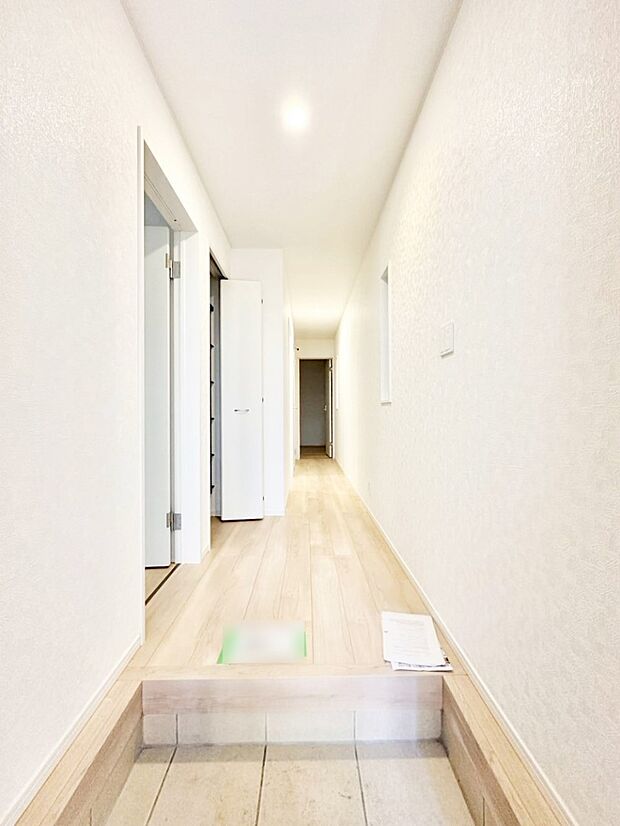 家族の帰宅やお客様をあたたかく迎える玄関