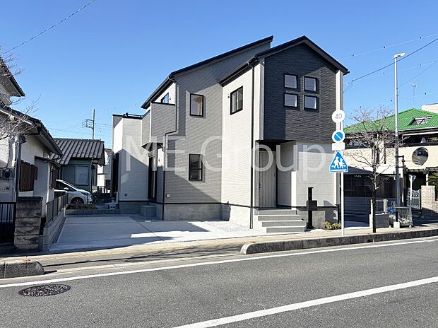 溢れる陽光でご家族の笑顔も輝く