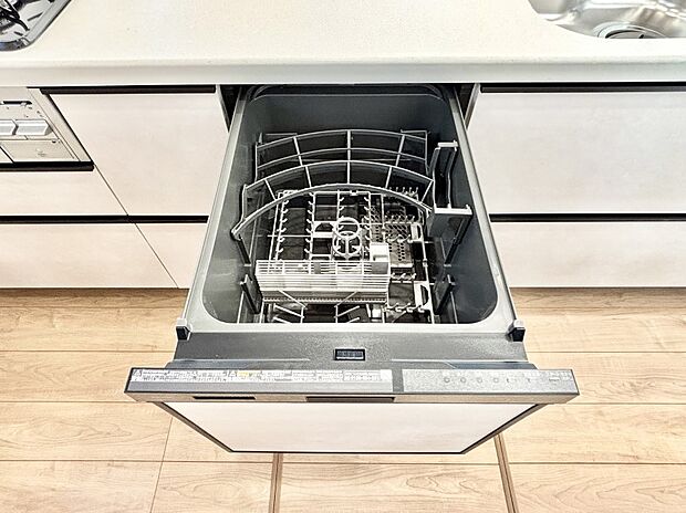 面倒なお片づけは食洗機にお任せ！家事の負担が減って、時間にも気持ちにもゆとりができます。