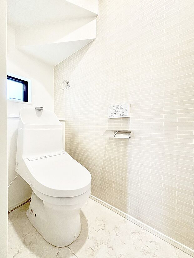 明るく清潔感のあるトイレです。 