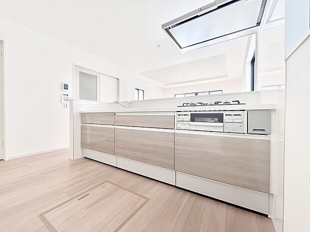 ゆとりあるキッチンではご家族と楽しくお料理ができます。