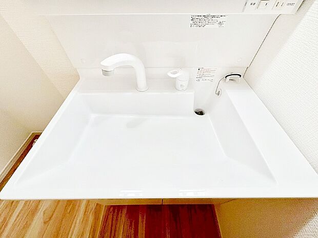 ハンドシャワー付き!使いやすい洗面台。