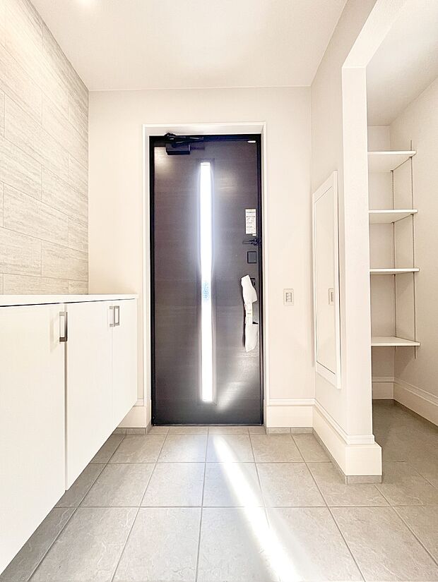 家族の帰宅やお客様をあたたかく迎える玄関