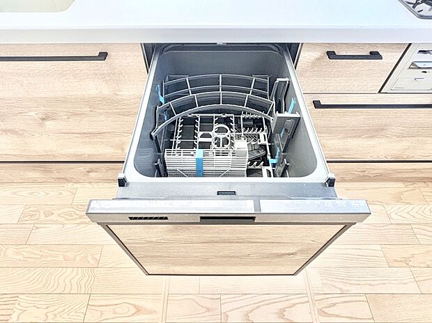 面倒なお片づけは食洗機にお任せ！家事の負担が減って、時間にも気持ちにもゆとりができます。