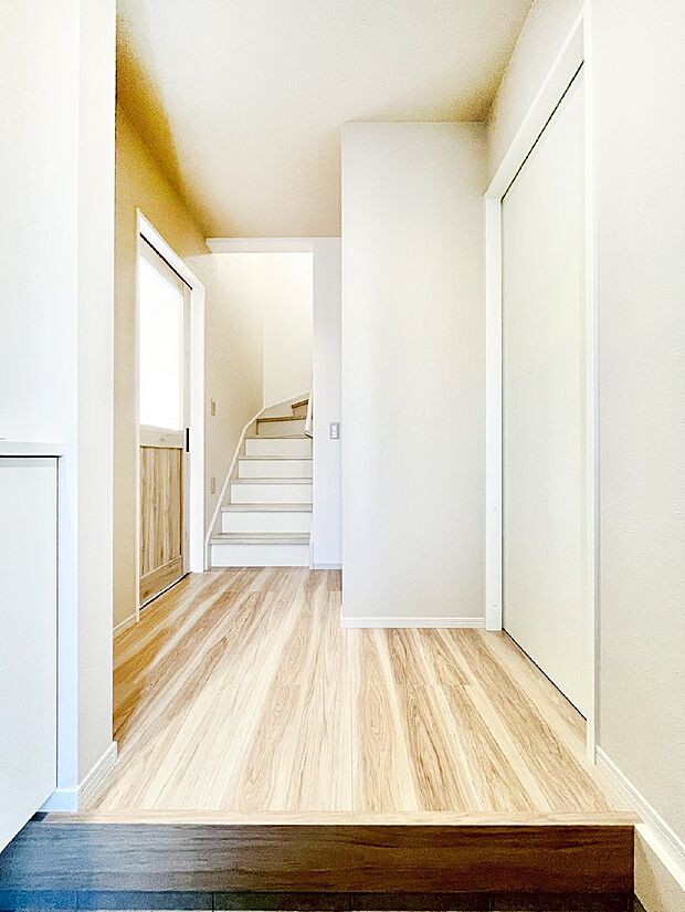 家族の帰宅やお客様をあたたかく迎える玄関