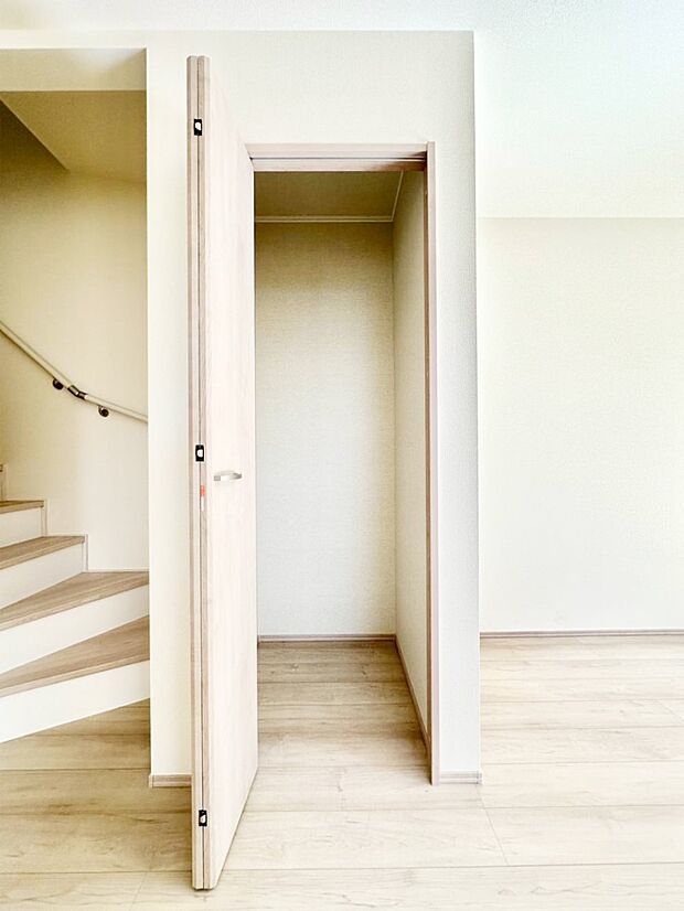 物が多くなりがちなリビングにうれしい収納