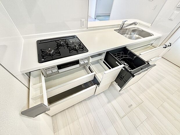 使いやすさを優先したスライド式収納タイプ!