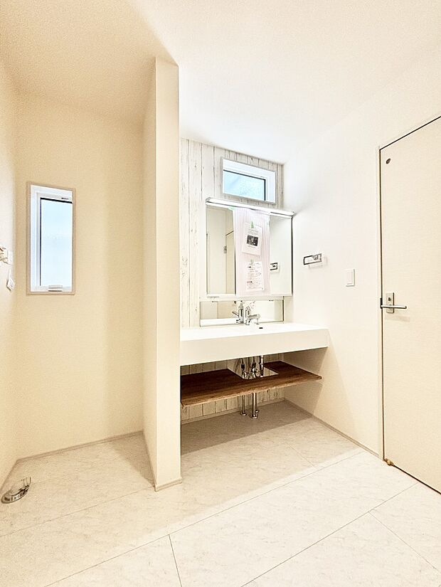 キッチンとの動線を考慮した水廻り集中設計で忙しい時間の家事もラクラク