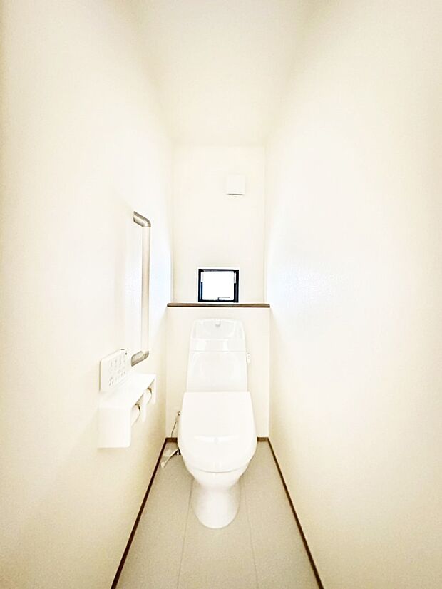 トイレは温水洗浄機能付き