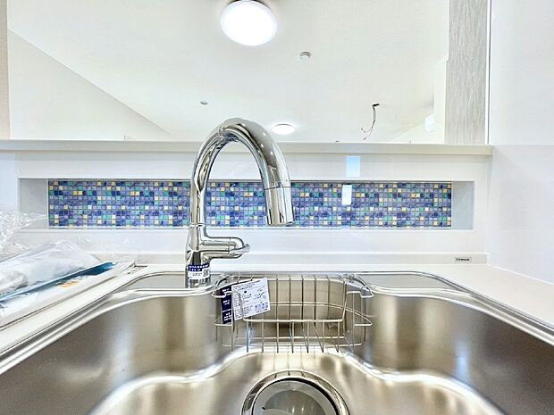 いつでも清潔なおいしいお水を。一つの水栓で水道水と浄水を使い分け。