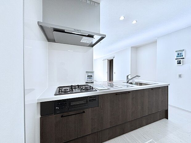 ゆとりあるキッチンではご家族と楽しくお料理ができます。